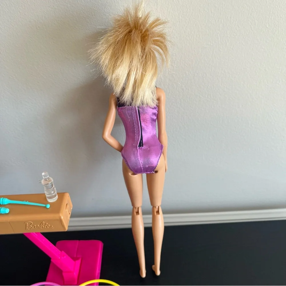 Barbie Gymnastics Careers Playset Gymnast Doll Balance Beam Spinning Clip Hoops
